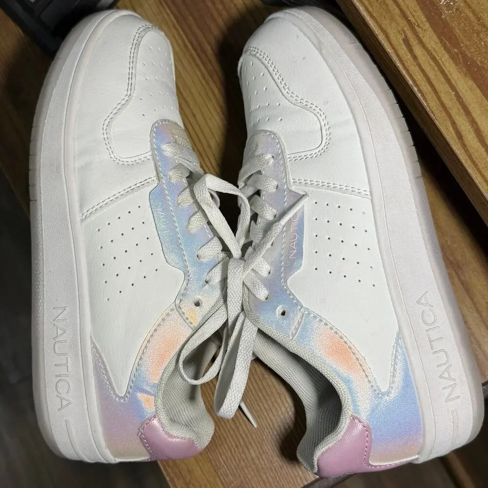 Nautica girls Stafford size 4 sneakers. Excellent condition. Pink & white.
